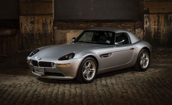 Z8 използва за вдъхновение легендата 507 Roadster и днес е сред ценните колекционерски коли.